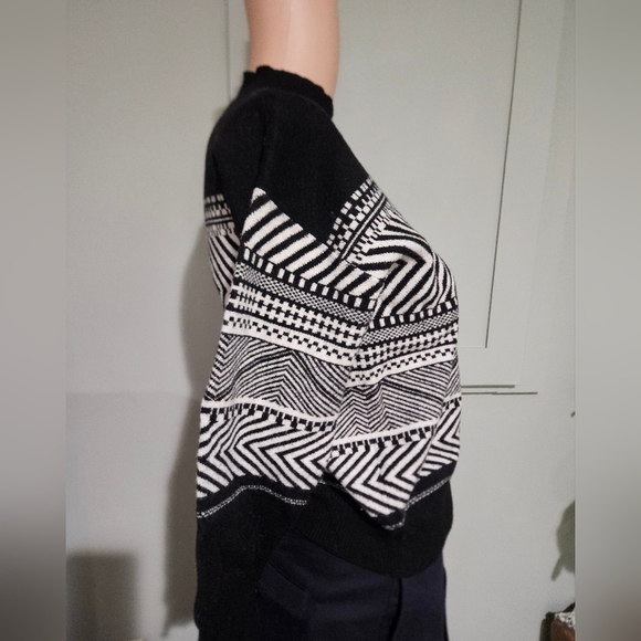 CYRUS Black & White Geometric Knit Mock Neck Sweater | Petite Small - Picture 12 of 14